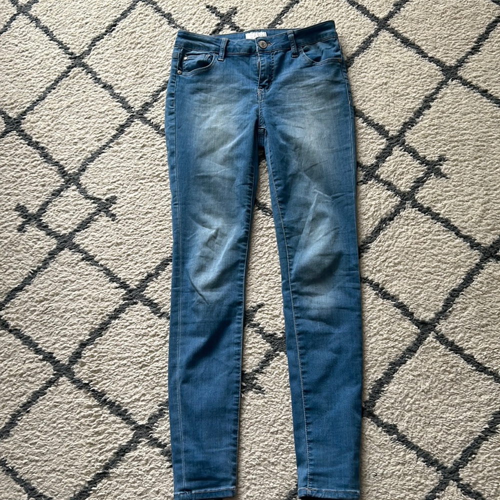 Celebrity Pink skinny jean.